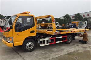 寻乌哪里有拖车服务