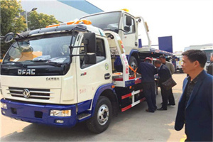 寻乌汽车道路救援拖车价格